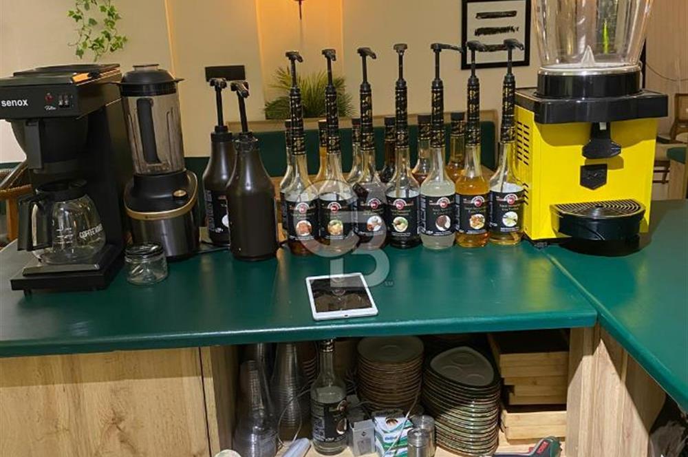 Karşıyaka Merkezde, Çarşı, İzbana Yürüme Mesafesinde Devren Kafe