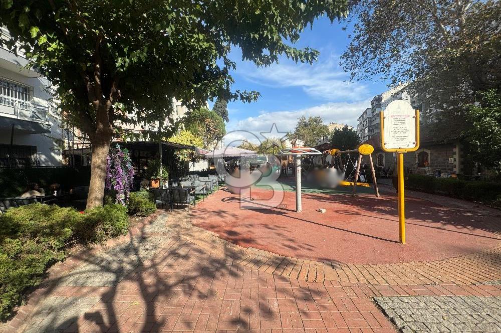 Karşıyaka Merkezde, Çarşı, İzbana Yürüme Mesafesinde Devren Kafe