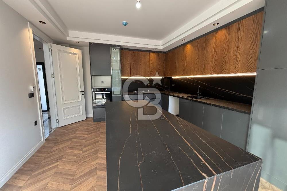 BAĞDAT CADDESİ PARALELİNDE KAPALI GARAJ VE HAVUZLU LÜX 4+1 VİLLA