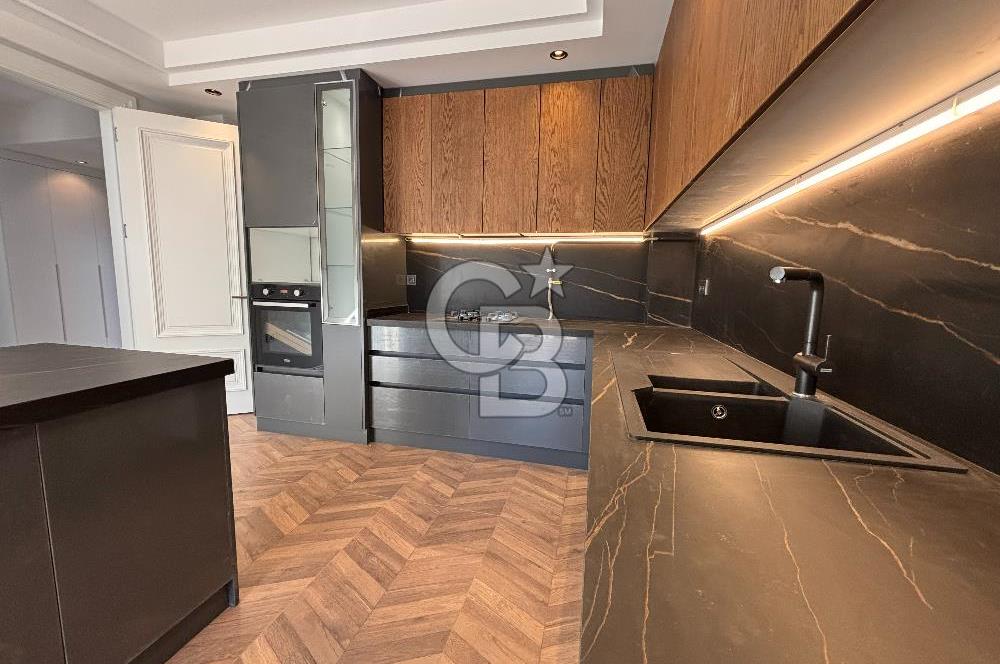 BAĞDAT CADDESİ PARALELİNDE KAPALI GARAJ VE HAVUZLU LÜX 4+1 VİLLA