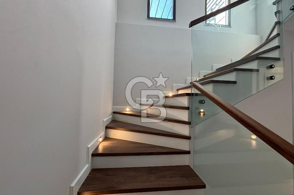 BAĞDAT CADDESİ PARALELİNDE KAPALI GARAJ VE HAVUZLU LÜX 4+1 VİLLA