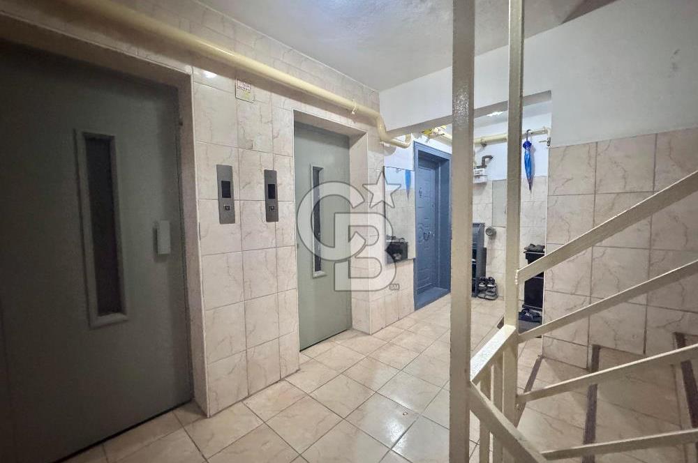 Bayraklı Postacılar'da  Full Tadilatlı Doğalgazlı Ara Kat Satılık 3+1 Daire