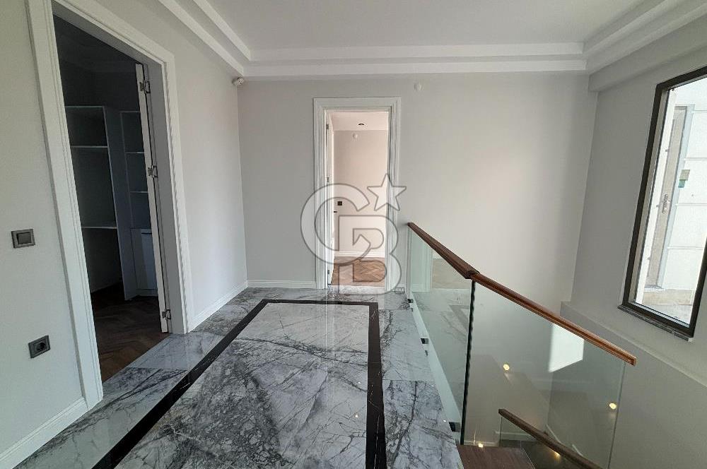 BAĞDAT CADDESİ PARALELİNDE KAPALI GARAJ VE HAVUZLU LÜX 4+1 VİLLA