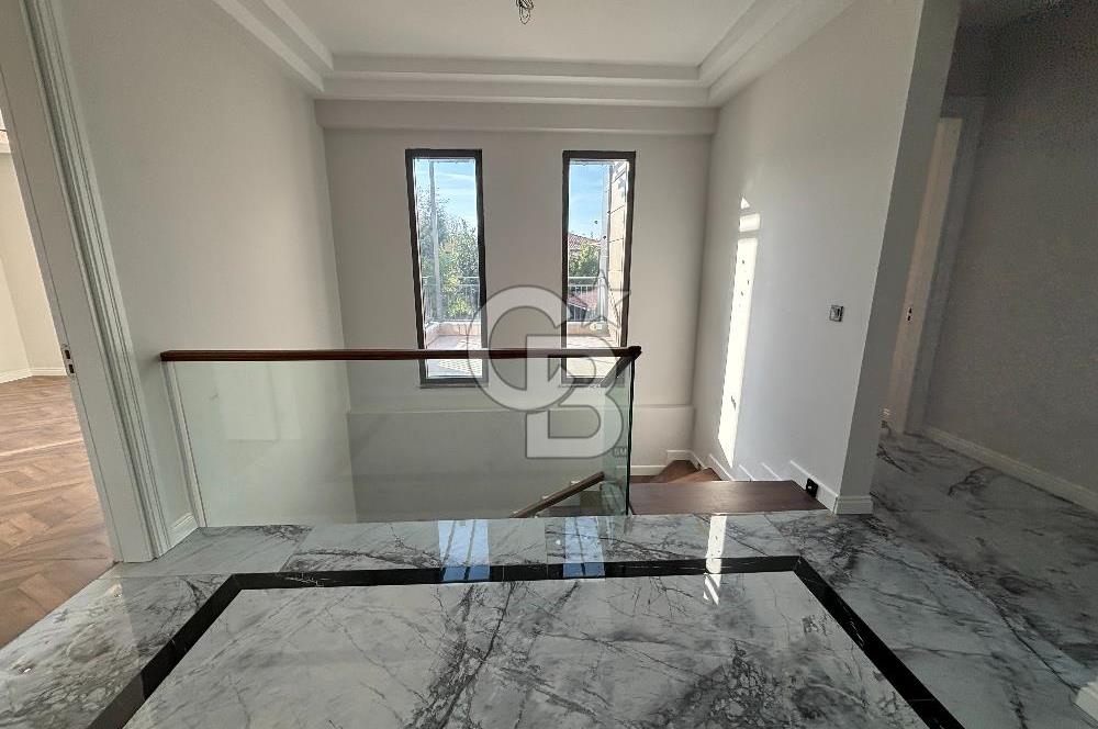 BAĞDAT CADDESİ PARALELİNDE KAPALI GARAJ VE HAVUZLU LÜX 4+1 VİLLA