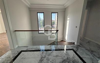 BAĞDAT CADDESİ PARALELİNDE KAPALI GARAJ VE HAVUZLU LÜX 4+1 VİLLA