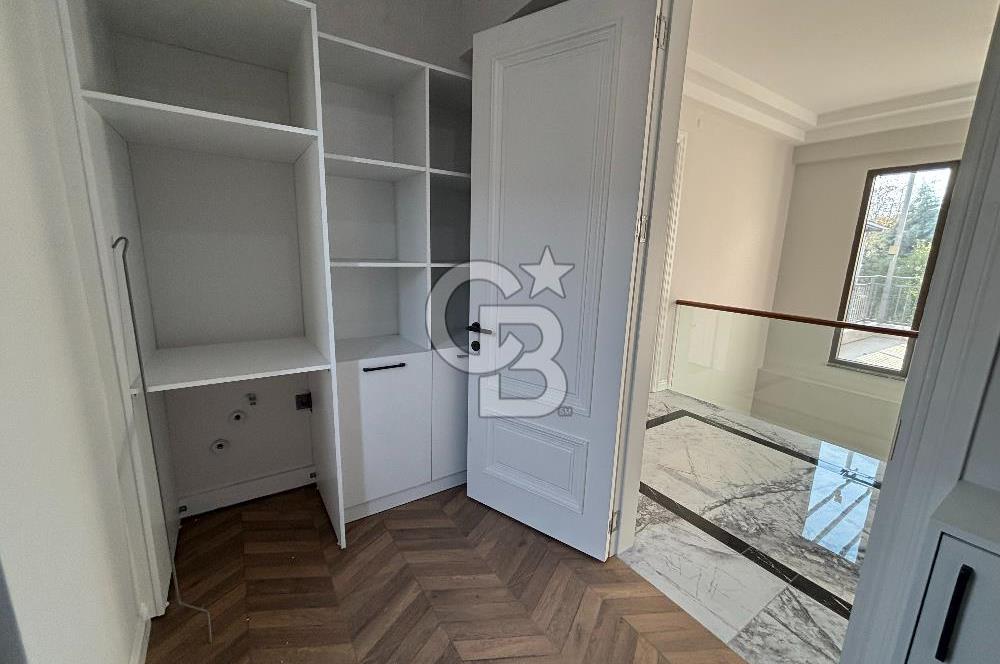 BAĞDAT CADDESİ PARALELİNDE KAPALI GARAJ VE HAVUZLU LÜX 4+1 VİLLA