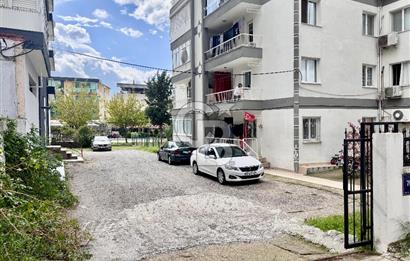 Bayraklı Postacılar'da  Full Tadilatlı Doğalgazlı Ara Kat Satılık 3+1 Daire