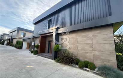 BAĞDAT CADDESİ PARALELİNDE KAPALI GARAJ VE HAVUZLU LÜX 4+1 VİLLA