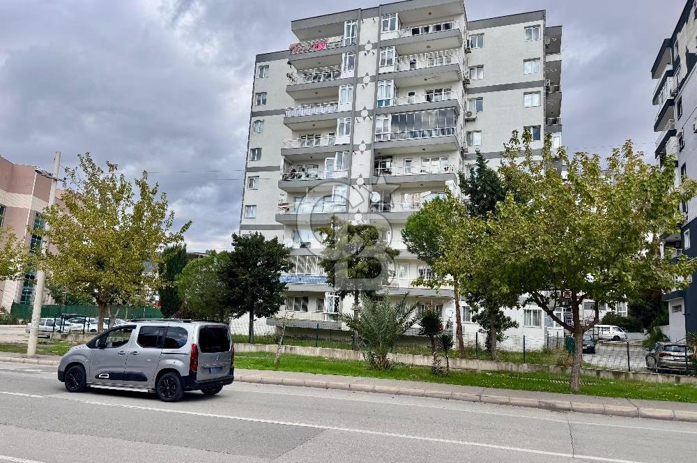 Bayraklı Postacılar'da  Full Tadilatlı Doğalgazlı Ara Kat Satılık 3+1 Daire