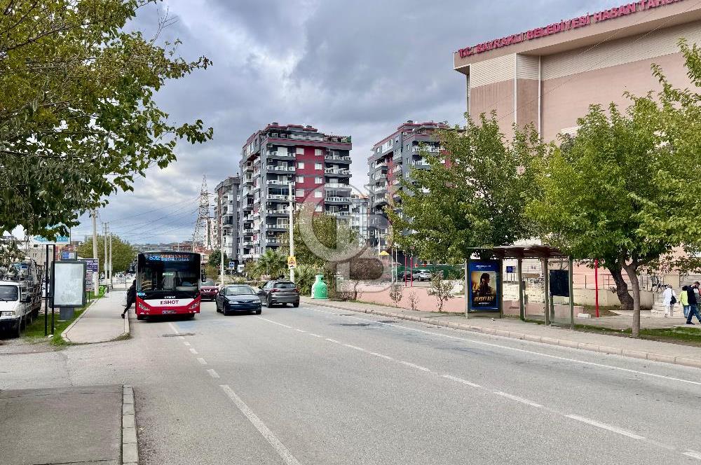 Bayraklı Postacılar'da  Full Tadilatlı Doğalgazlı Ara Kat Satılık 3+1 Daire