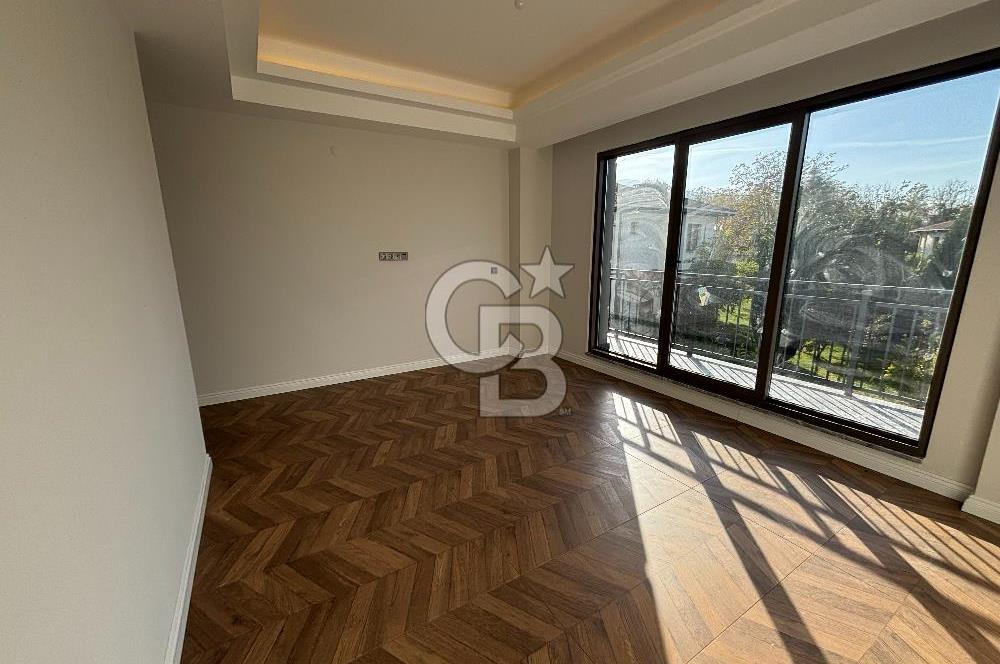 BAĞDAT CADDESİ PARALELİNDE KAPALI GARAJ VE HAVUZLU LÜX 4+1 VİLLA