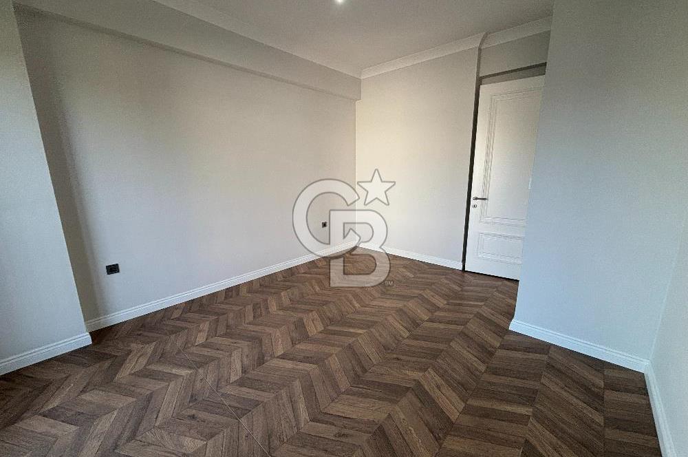 BAĞDAT CADDESİ PARALELİNDE KAPALI GARAJ VE HAVUZLU LÜX 4+1 VİLLA