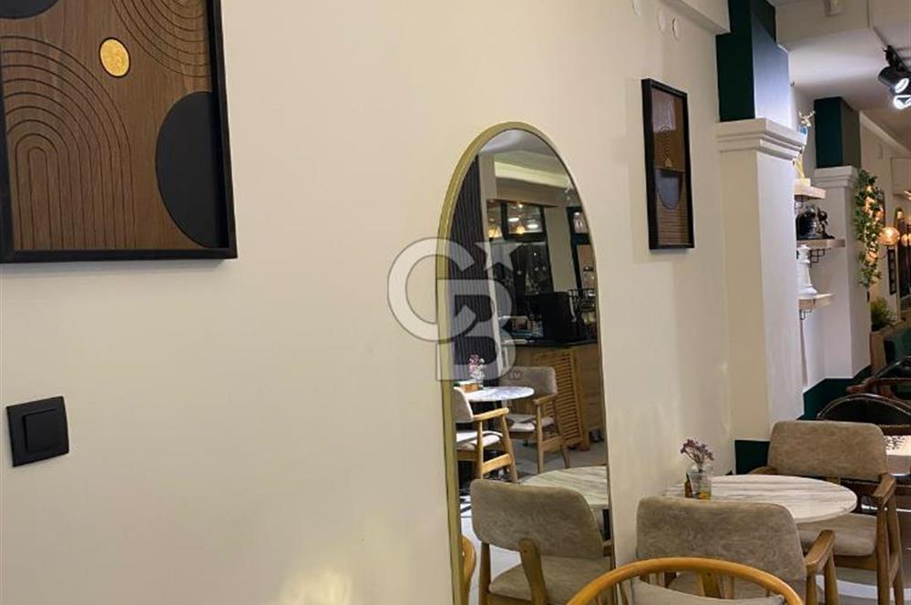 Karşıyaka Merkezde, Çarşı, İzbana Yürüme Mesafesinde Devren Kafe