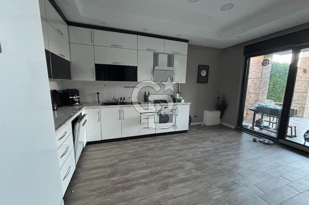 BAĞDAT CADDESİNE YÜRÜME MESAFESİNDE MÜSTAKİL HAVUZLU 5+1 VİLLA