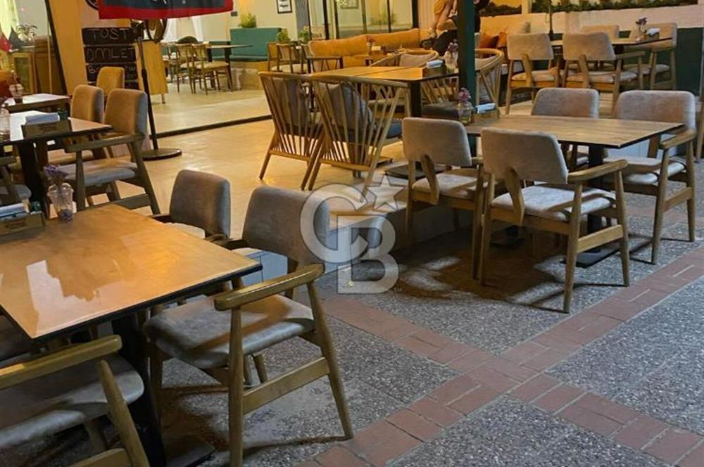 Karşıyaka Merkezde, Çarşı, İzbana Yürüme Mesafesinde Devren Kafe