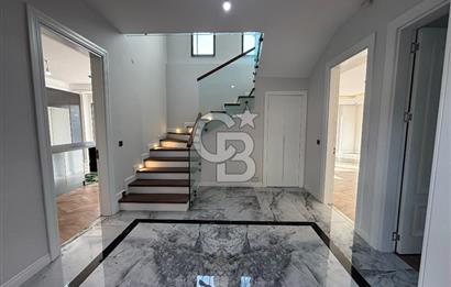 BAĞDAT CADDESİ PARALELİNDE KAPALI GARAJ VE HAVUZLU LÜX 4+1 VİLLA