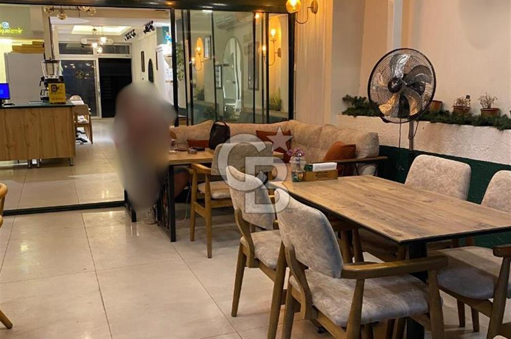 Karşıyaka Merkezde, Çarşı, İzbana Yürüme Mesafesinde Devren Kafe