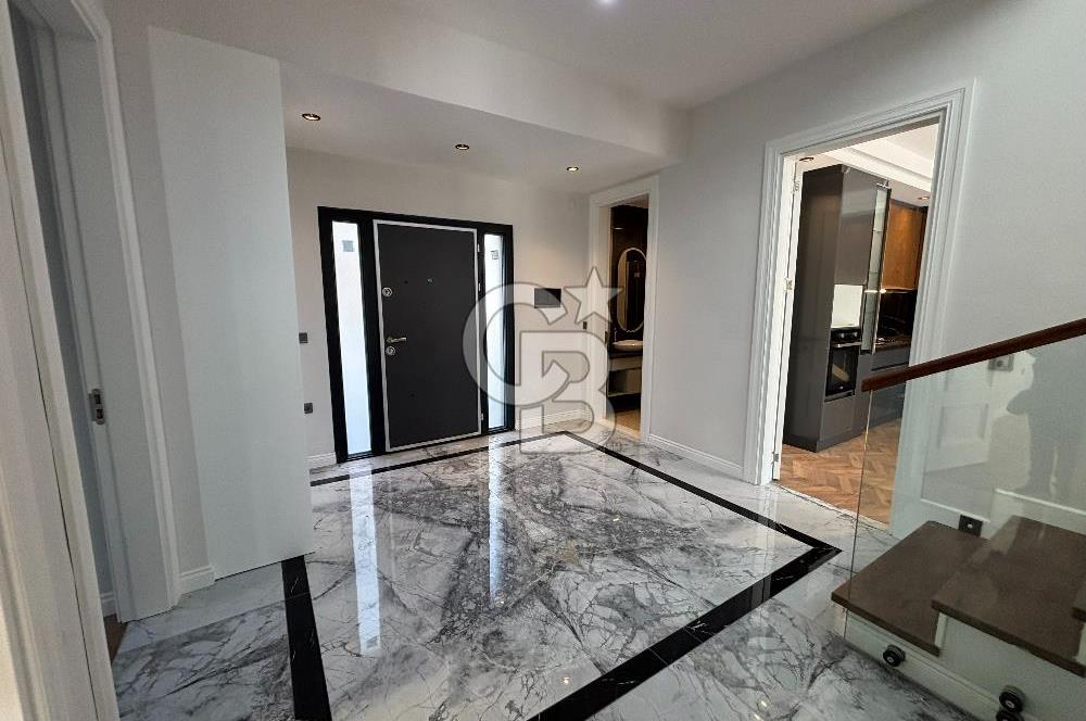 BAĞDAT CADDESİ PARALELİNDE KAPALI GARAJ VE HAVUZLU LÜX 4+1 VİLLA