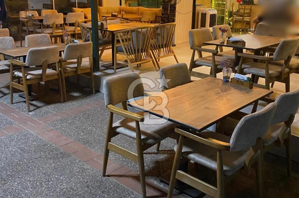 Karşıyaka Merkezde, Çarşı, İzbana Yürüme Mesafesinde Devren Kafe