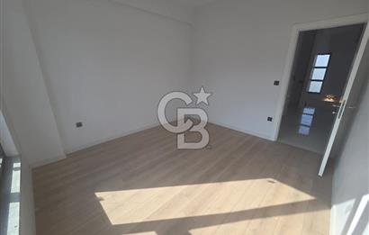 BAŞİSKELE YEŞİLYURT MÜSTAKİL BAHÇELİ SATILIK 4+1 VİLLA