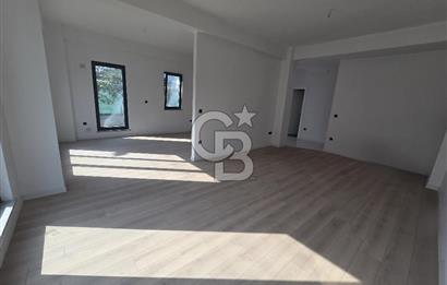 BAŞİSKELE YEŞİLYURT MÜSTAKİL BAHÇELİ SATILIK 4+1 VİLLA