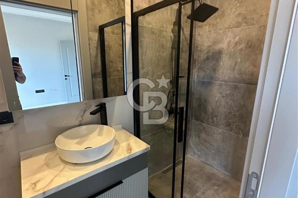 BEYLİKDÜZÜNDE DENİZ MANZARALI MÜSTAKİL HAVUZLU 5+2 SIFIR VİLLA