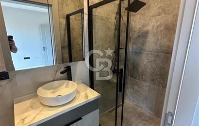 BEYLİKDÜZÜNDE DENİZ MANZARALI MÜSTAKİL HAVUZLU 5+2 SIFIR VİLLA