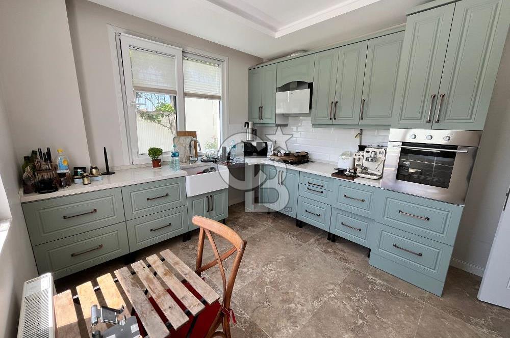 BÜYÜKÇEKMECE'DE 417M² ARSA İÇİNDE DENİZ MANZARALI MÜSTAKİL VİLLA