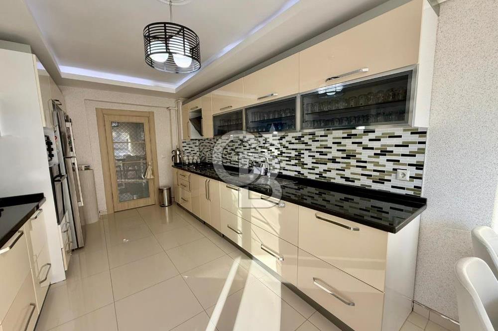 PAMUKLARDA CADDE ÜZERİ GÜNEY CEPHE MANZARALI LÜX YAPILI 3+1...