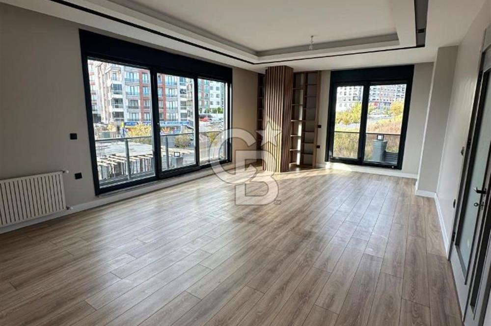 BEYLİKDÜZÜNDE DENİZ MANZARALI MÜSTAKİL HAVUZLU 5+2 SIFIR VİLLA