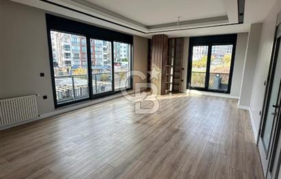 BEYLİKDÜZÜNDE DENİZ MANZARALI MÜSTAKİL HAVUZLU 5+2 SIFIR VİLLA