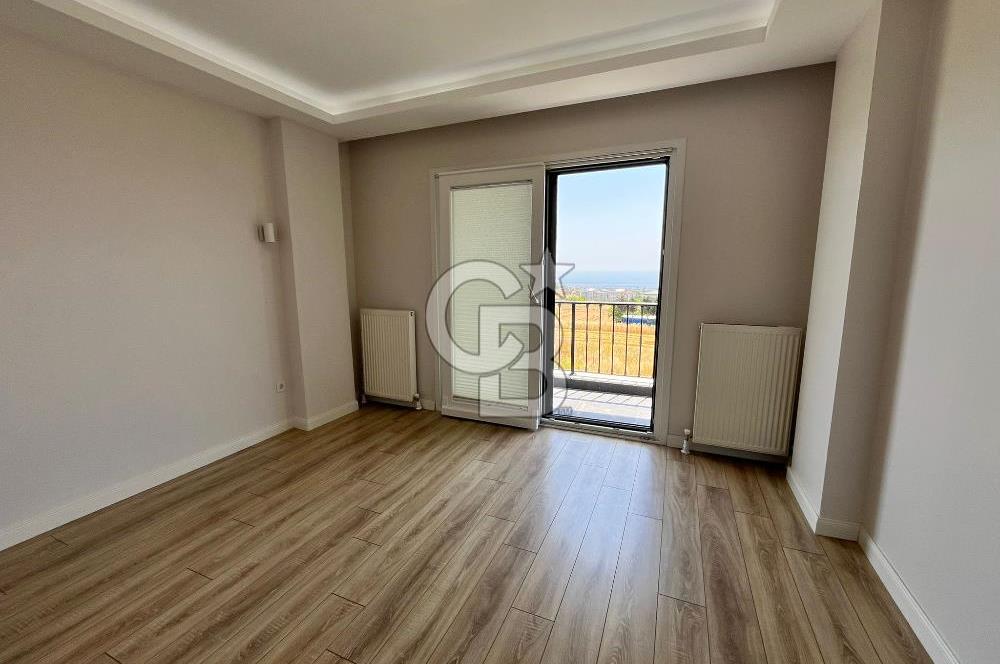 BÜYÜKÇEKMECE'DE 417M² ARSA İÇİNDE DENİZ MANZARALI MÜSTAKİL VİLLA