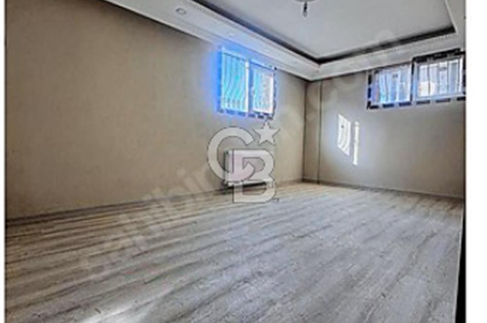 SATILIK HARAÇÇI GÖÇMENKENT'DE 4+1 150 M² BAHÇE KATI