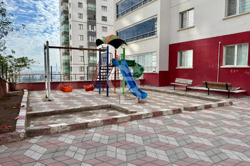 PAMUKLARDA CADDE ÜZERİ GÜNEY CEPHE MANZARALI LÜX YAPILI 3+1...
