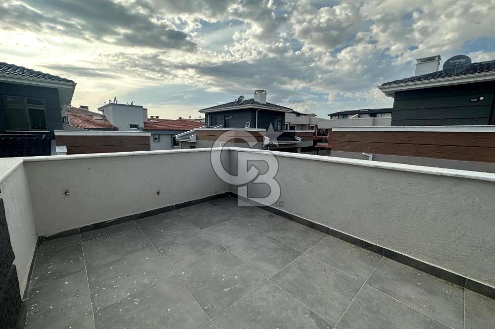 Barbaros Mahallesinde Kiralık 5+1 Lüks Villa