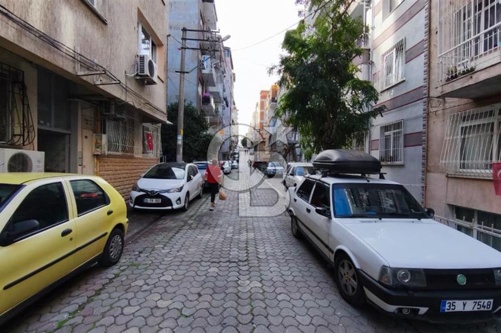 KARATAŞ'TA DENİZ MANZARALI,TADİLATLI, ÖZEL TASARIM, SATILIK 1+1 DAİRE