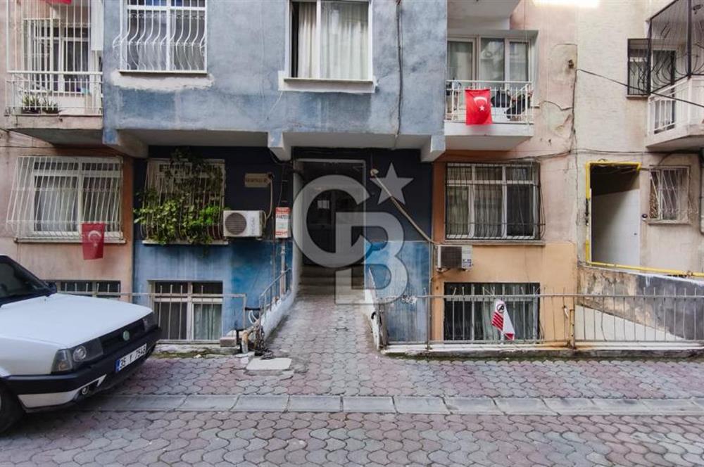 KARATAŞ'TA DENİZ MANZARALI,TADİLATLI, ÖZEL TASARIM, SATILIK 1+1 DAİRE