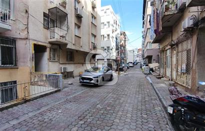 KARATAŞ'TA DENİZ MANZARALI,TADİLATLI, ÖZEL TASARIM, SATILIK 1+1 DAİRE