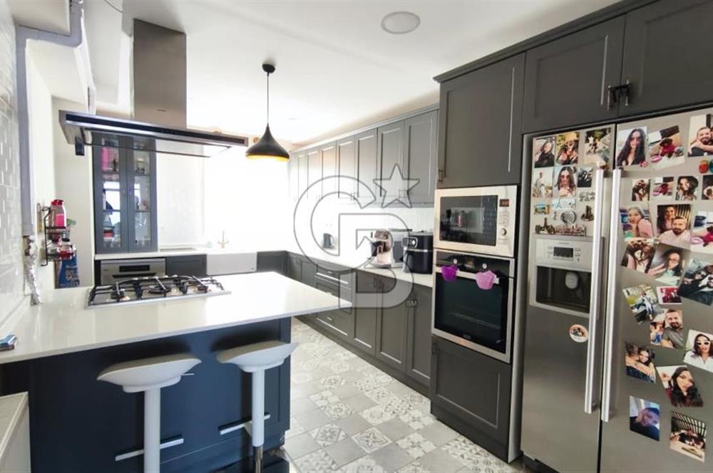 KARATAŞ'TA DENİZ MANZARALI,TADİLATLI, ÖZEL TASARIM, SATILIK 1+1 DAİRE
