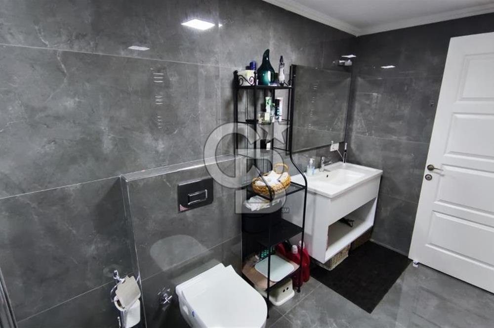 KARATAŞ'TA DENİZ MANZARALI,TADİLATLI, ÖZEL TASARIM, SATILIK 1+1 DAİRE
