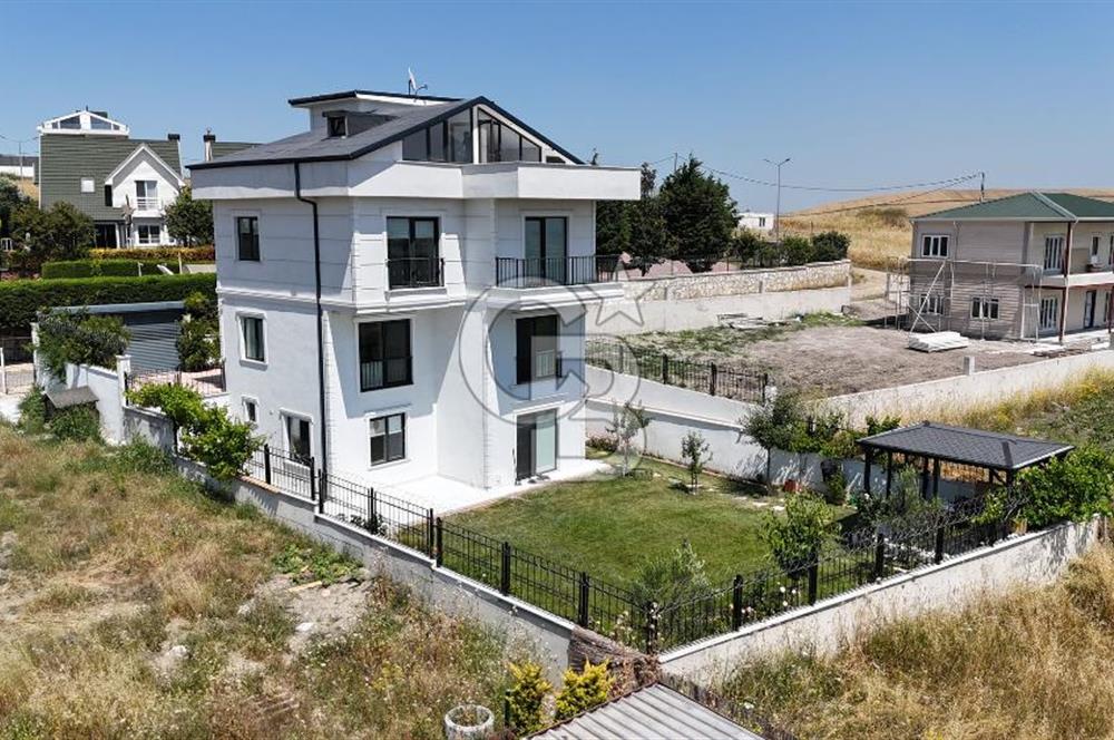 BÜYÜKÇEKMECE'DE 417M² ARSA İÇİNDE DENİZ MANZARALI MÜSTAKİL VİLLA