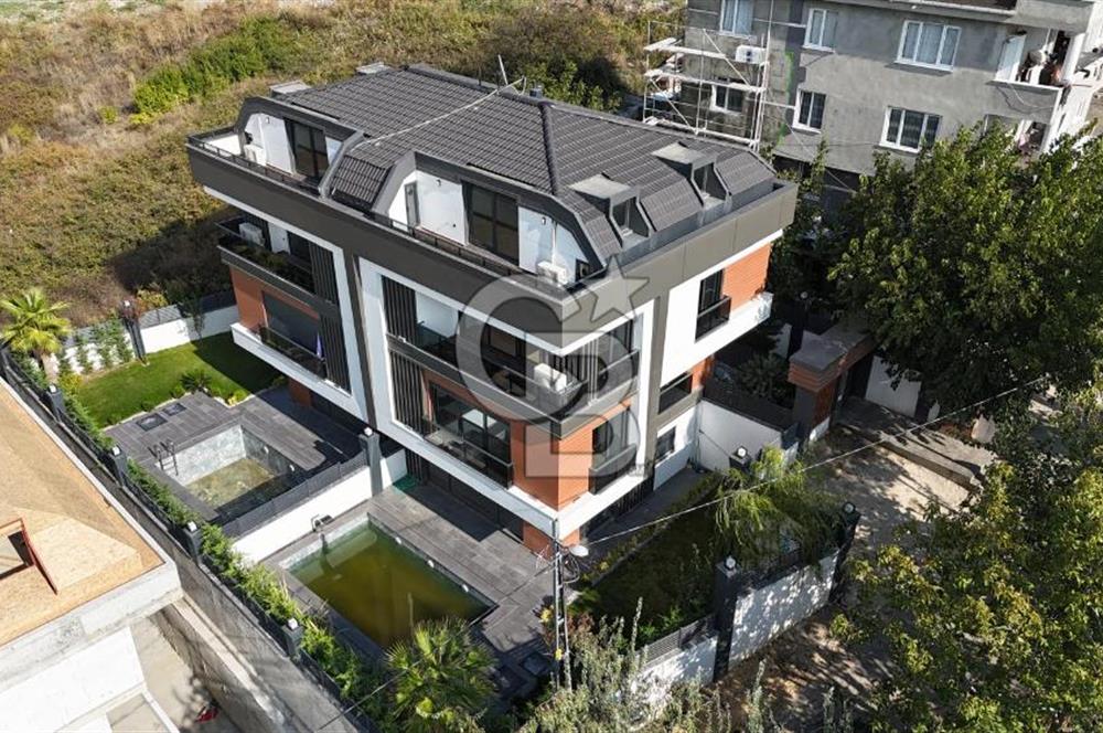 BEYLİKDÜZÜNDE DENİZ MANZARALI MÜSTAKİL HAVUZLU 5+2 SIFIR VİLLA