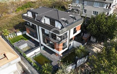 BEYLİKDÜZÜNDE DENİZ MANZARALI MÜSTAKİL HAVUZLU 5+2 SIFIR VİLLA