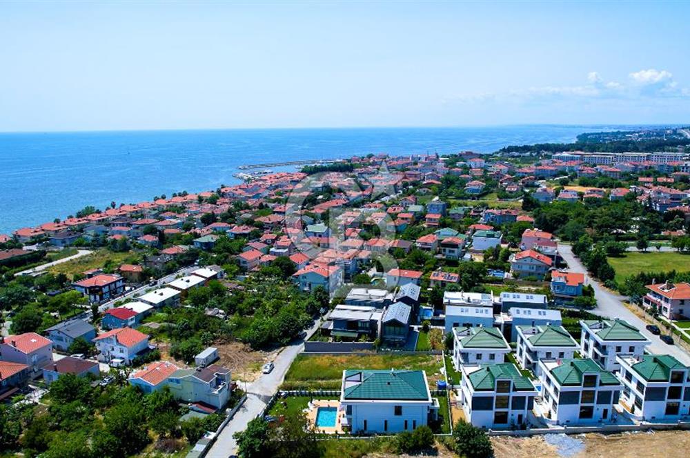 Büyükçekmece Güzelce' de Havuzlu Lüks Satılık Müstakil Villa