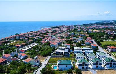Büyükçekmece Güzelce' de Havuzlu Lüks Satılık Müstakil Villa