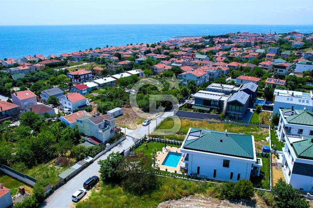 Büyükçekmece Güzelce' de Havuzlu Lüks Satılık Müstakil Villa