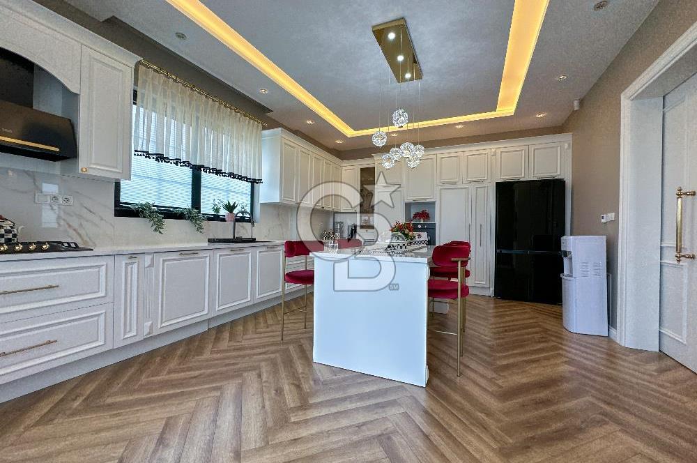 Büyükçekmece Güzelce' de Havuzlu Lüks Satılık Müstakil Villa