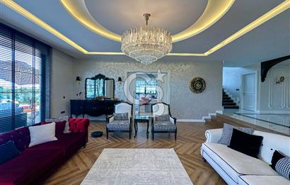 Büyükçekmece Güzelce' de Havuzlu Lüks Satılık Müstakil Villa