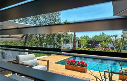 Büyükçekmece Güzelce' de Havuzlu Lüks Satılık Müstakil Villa