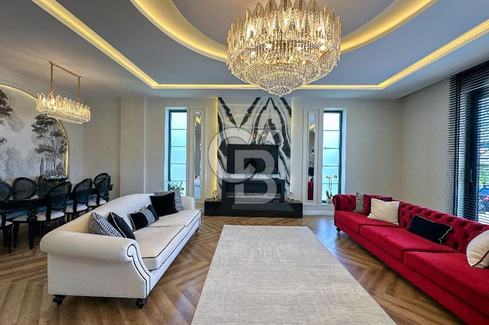 Büyükçekmece Güzelce' de Havuzlu Lüks Satılık Müstakil Villa